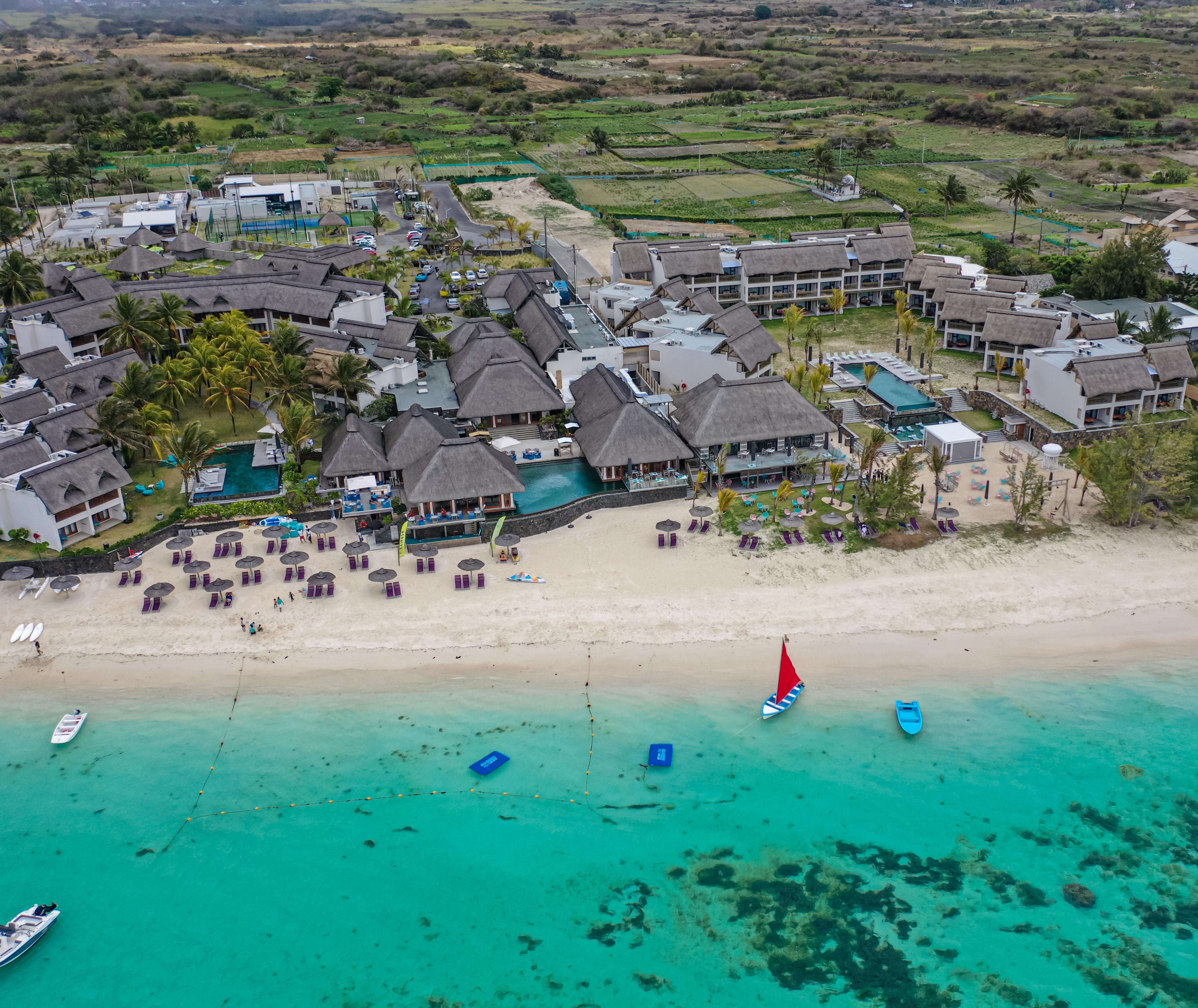 C Palmar - All Inclusive Belle Mare Exterior foto Aerial view of the resort